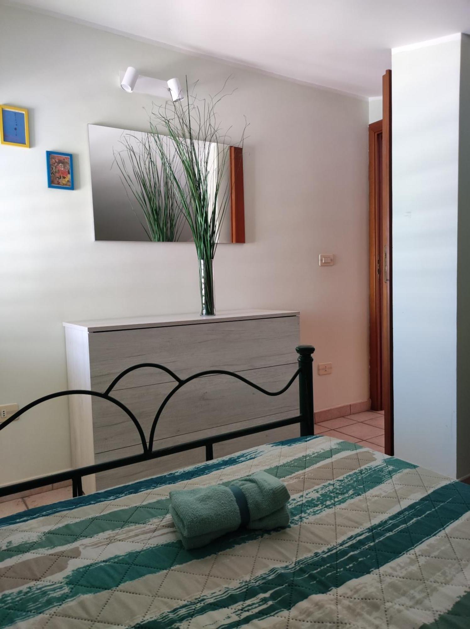 Casa Vacanza Riviera Dei Saraceni Требизаче Екстериор снимка